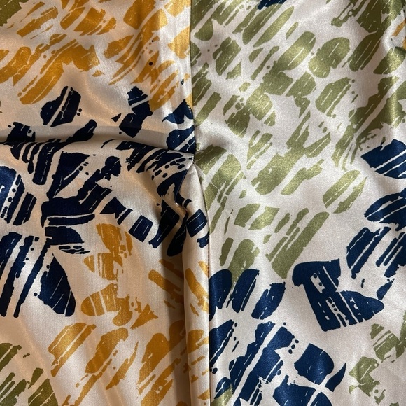 JohnPaulRichard Satin A Line Tulip Skirt in Green, Gold and Navy Pattern Size XL - Picture 6 of 9